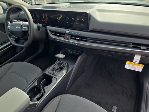 New 2025 Kia K4 LXS image 13