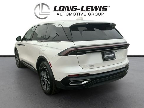 Certified 2024 Lincoln Nautilus Premier image 4