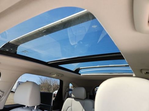 Used 2023 Kia Sorento SX image 19