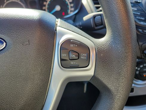 Used 2017 Ford Fiesta SE image 29