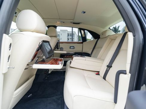 Used 2013 Rolls-Royce Ghost RWD image 28
