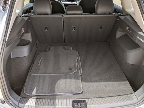 Certified 2025 Volkswagen Tiguan SE AWD/4WD image 25