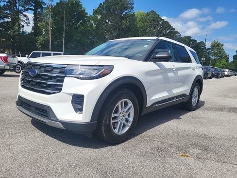 Used 2025 Ford Explorer Active RWD image 4