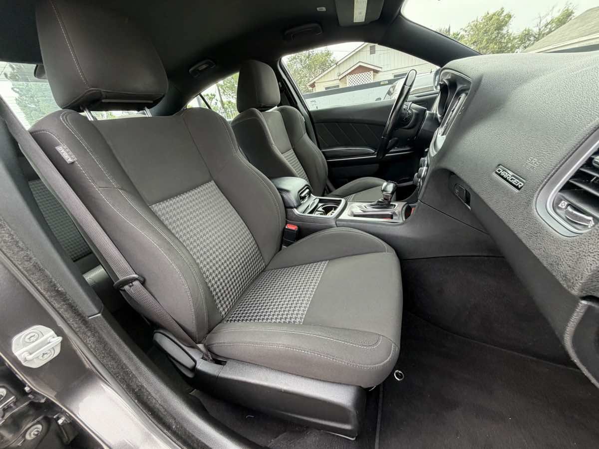 Used 2022 Dodge Charger GT RWD image 31
