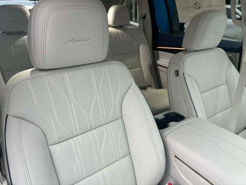 New 2026 Buick Enclave Avenir w/ Super Cruise Package image 14