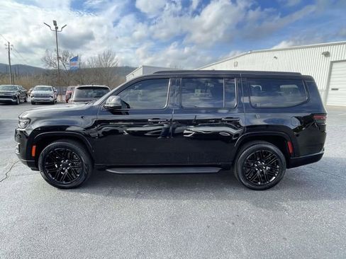 Used 2024 Jeep Wagoneer Series II image 2