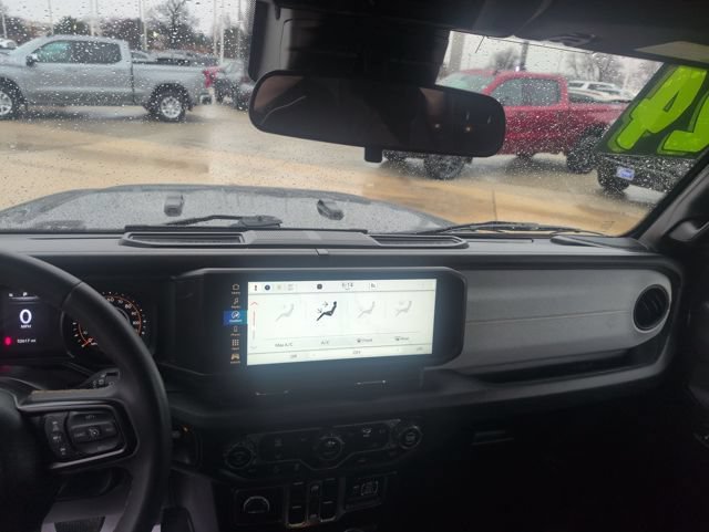 Used 2024 Jeep Wrangler Unlimited Sport AWD/4WD image 13