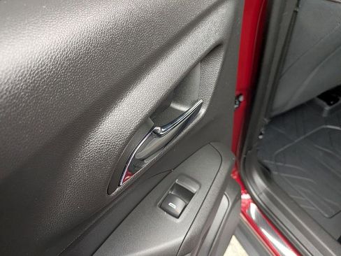 Certified 2025 Chevrolet Trax RS w/ Sunroof Package image 26