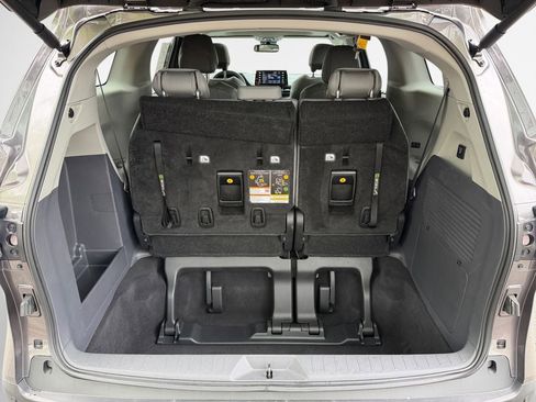 Used 2023 Toyota Sienna XLE w/ XLE Plus Package AWD/4WD image 27
