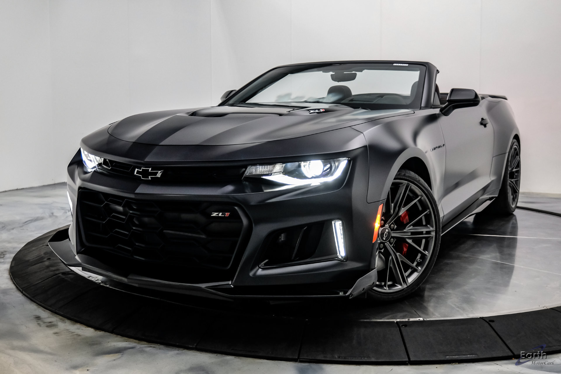 Used 2024 Chevrolet Camaro ZL1 RWD image 4
