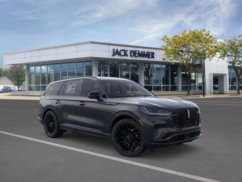 Used 2026 Lincoln Aviator Reserve AWD/4WD image 7