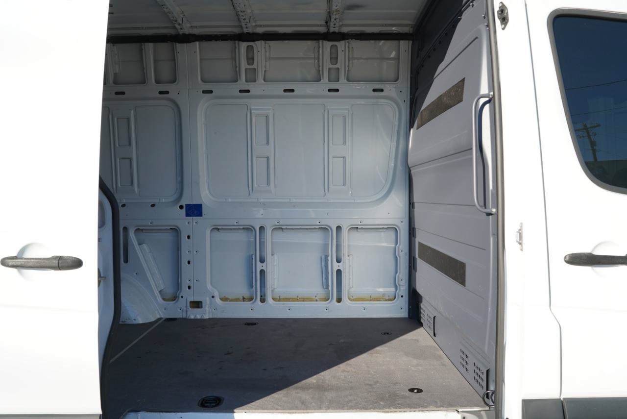 Used 2018 Mercedes-Benz Sprinter 2500 image 27