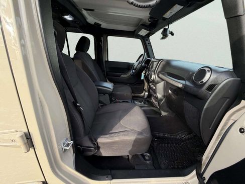 Used 2017 Jeep Wrangler Unlimited Sport image 26