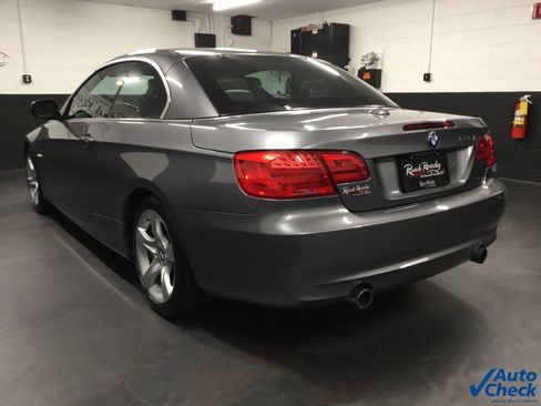 Used 2011 BMW 335i Convertible image 19