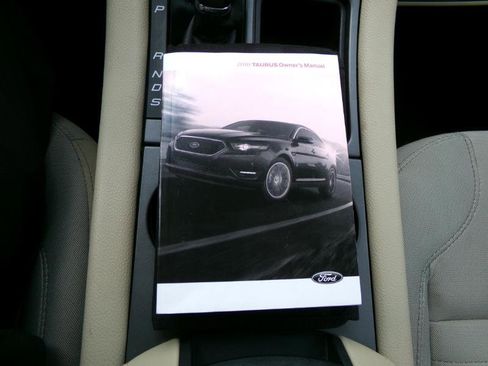 Used 2018 Ford Taurus SE image 21