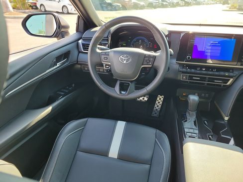 Used 2025 Toyota Camry LE FWD image 16