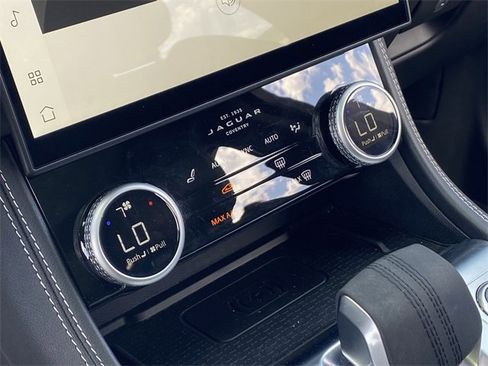 Used 2025 Jaguar F-PACE R-Dynamic S image 17