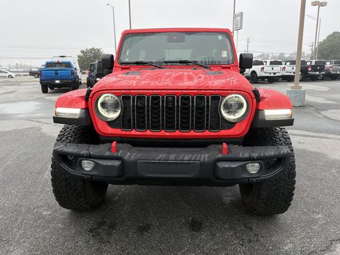 Used 2024 Jeep Wrangler Unlimited Rubicon image 3