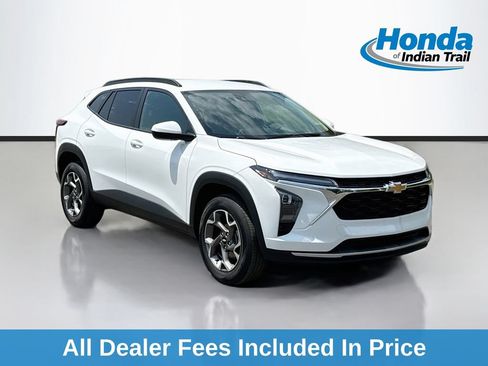 Used 2025 Chevrolet Trax LT w/ LT Convenience Package FWD image 1