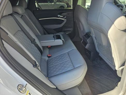 Used 2023 Audi e-tron S Prestige w/ Prestige Package image 6