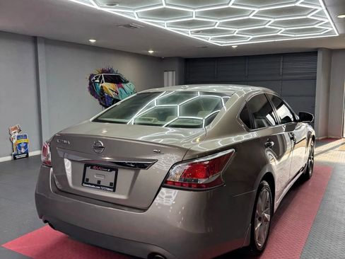 Used 2015 Nissan Altima 2.5 SL w/ Technology Package image 7