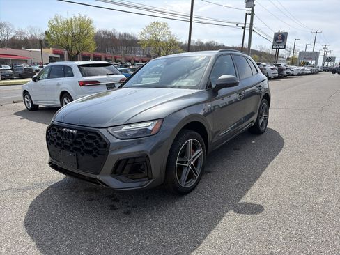Certified 2025 Audi Q5 e Premium Plus w/ Premium Plus Package AWD/4WD image 3