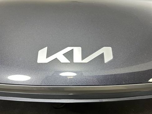 Used 2024 Kia EV9 Wind image 9