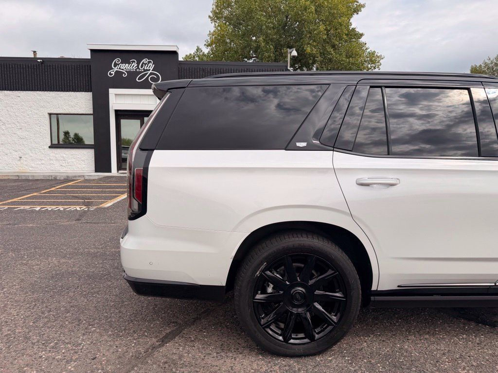 Used 2021 Cadillac Escalade Premium Luxury Platinum AWD/4WD image 4