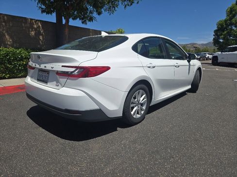 Used 2025 Toyota Camry LE w/ Convenience Package FWD image 9