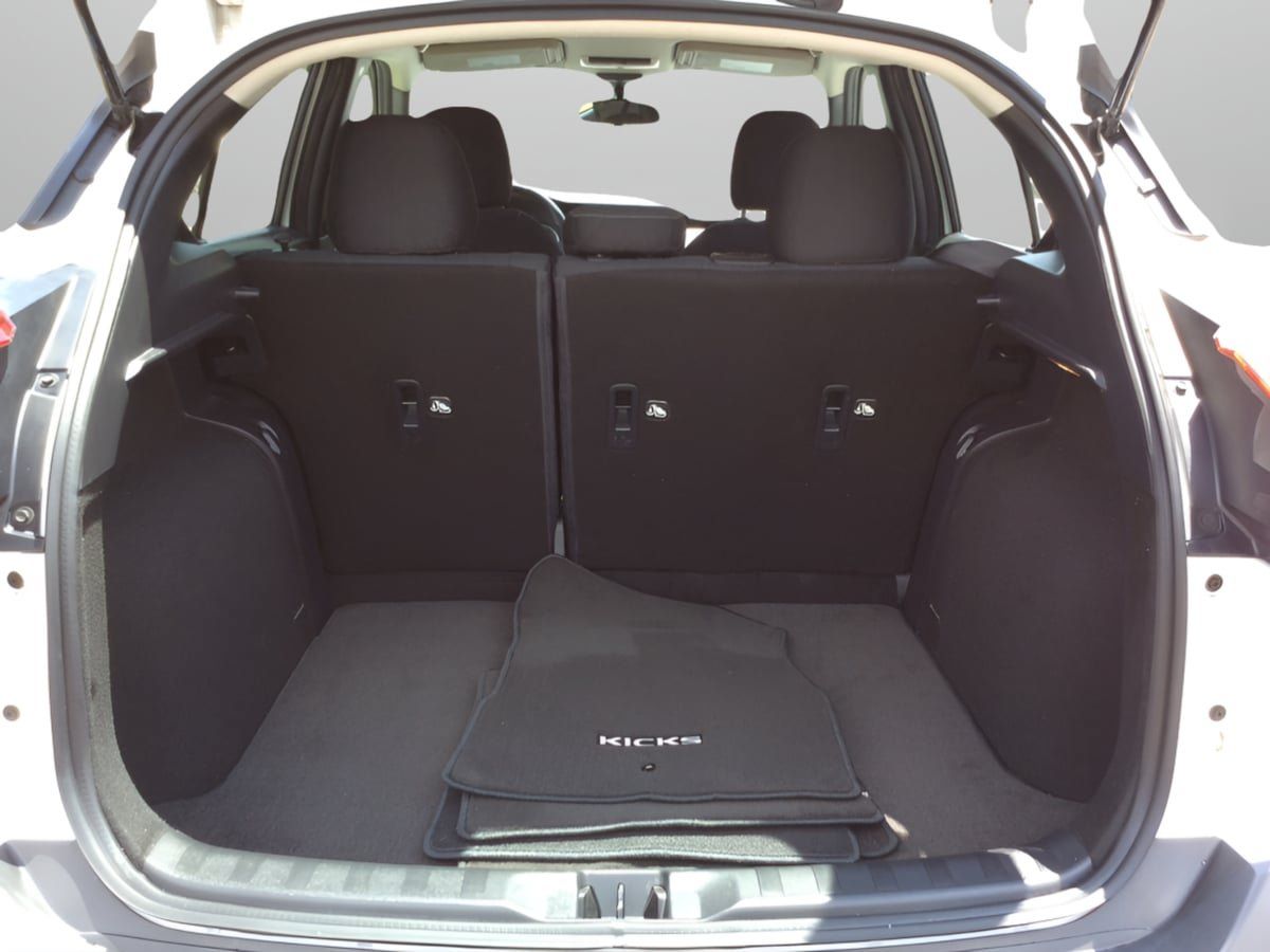 Used 2020 Nissan Kicks S FWD image 14