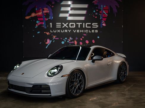 Used 2026 Porsche 911 Carrera RWD image 3