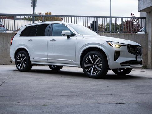 New 2026 Volvo XC90 B5 Core AWD/4WD image 7