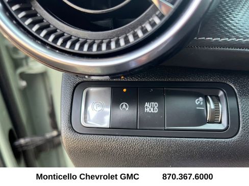 Used 2025 Chevrolet Equinox LT w/ Convenience Package II image 22