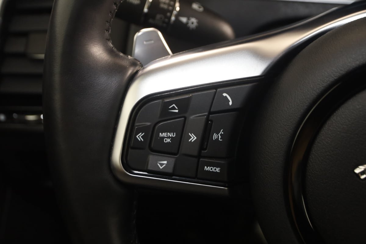 Used 2024 Jaguar F-TYPE R-Dynamic RWD image 36