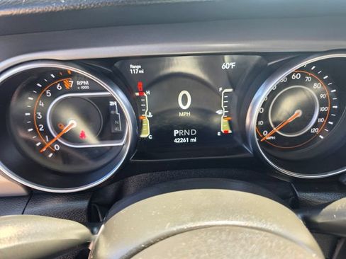 Used 2021 Jeep Gladiator Sport AWD/4WD image 17