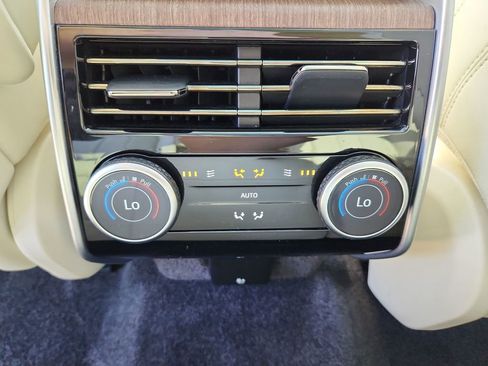 Certified 2025 Land Rover Range Rover SE AWD/4WD image 27