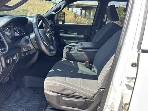 Used 2024 RAM 2500 Tradesman w/ Chrome Appearance Group AWD/4WD image 14