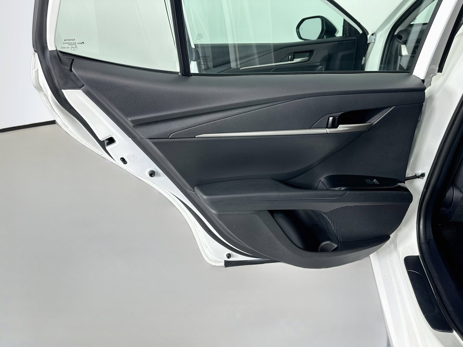 Used 2025 Toyota Camry LE FWD image 27