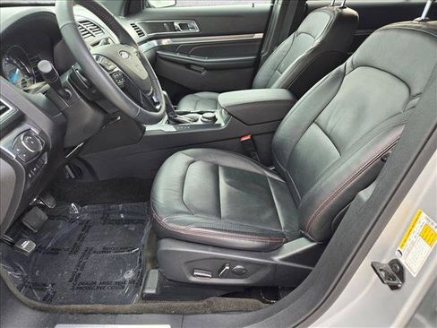 Used 2018 Ford Explorer Sport image 15