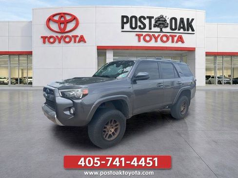 Used 2018 Toyota 4Runner TRD Off-Road AWD/4WD image 3
