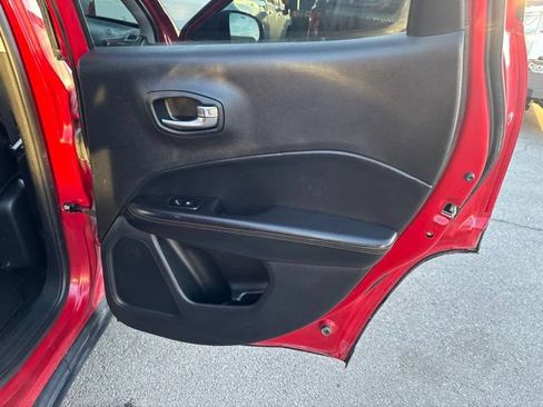 Used 2019 Jeep Compass Limited AWD/4WD image 18