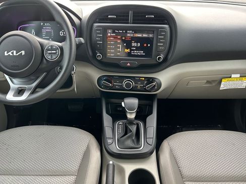 Used 2025 Kia Soul LX image 12