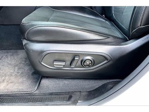 Used 2025 Jeep Grand Cherokee Altitude RWD image 28