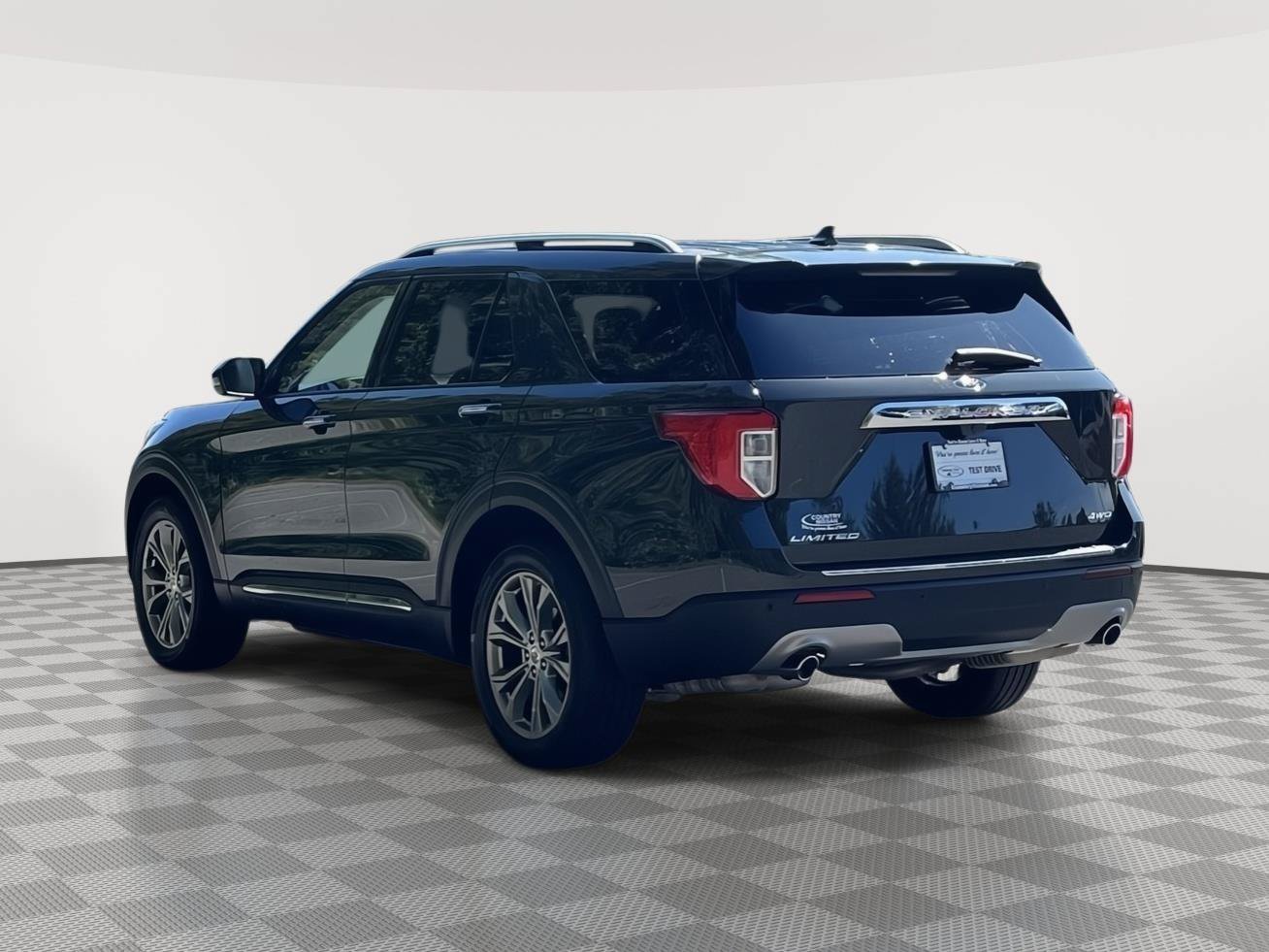 Used 2022 Ford Explorer Limited w/ Equipment Group 301A AWD/4WD image 7