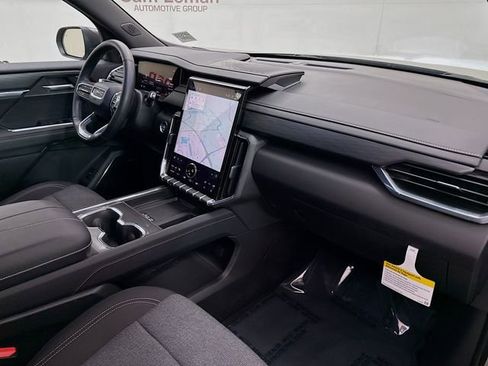 Used 2025 GMC Acadia Elevation image 34