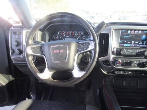 Used 2018 GMC Sierra 1500 SLE image 31