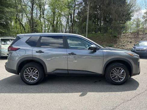 Used 2024 Nissan Rogue S AWD/4WD image 3