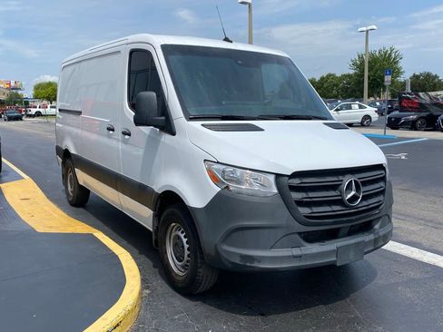 Used 2024 Mercedes-Benz Sprinter 2500 image 2