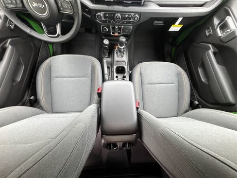 New 2025 Jeep Gladiator Sport image 22