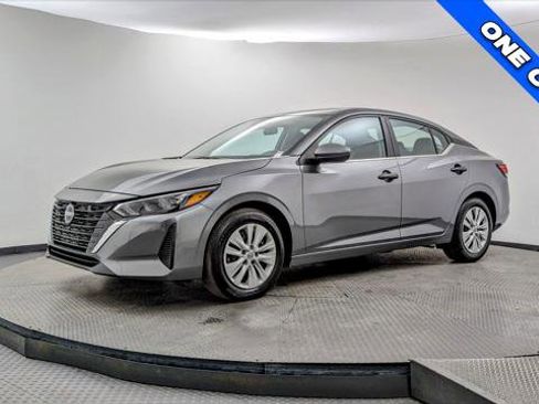 Used 2025 Nissan Sentra S image 2